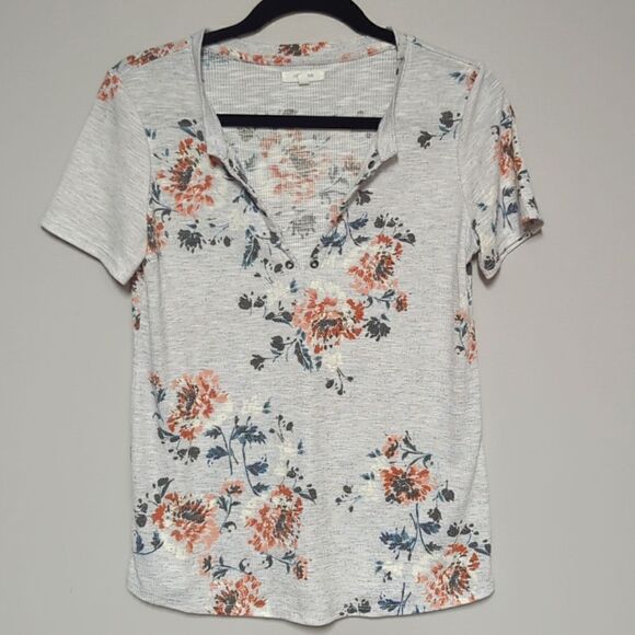 Maurices Gray V Neck Short Sleeve Shirt - Picture 1 of 6